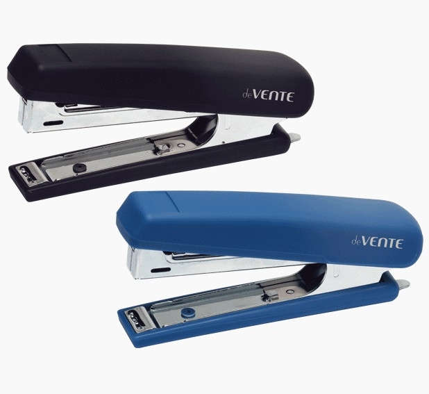 Степлер "deVENTE. Soft Touch" № 10 (мощность 12 листов, глубина скрепления 50 мм) пластиковый с бархатистым прорезиненным покрытием, со встроенным металлическим антистеплером, картонной коробке, ассорти 2 цвета (темно-синий и черный)